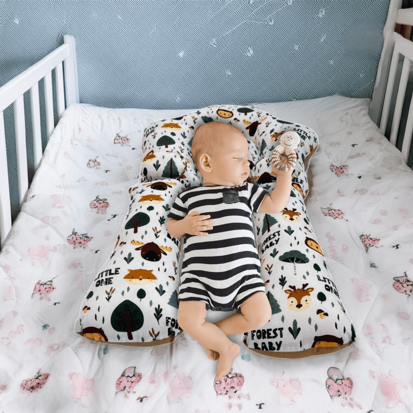 Giggli™ Jungle Snug Baby Lounger – Forest Safety Nest for Newborns