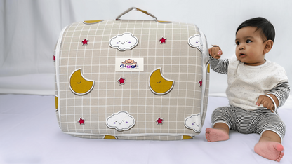 Giggli™ Premium Beige 5-in-1 Foldable Baby Bed – Portable, Lightweight & Ultra-Soft Sleeping Nest